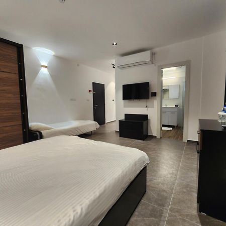 Zozo Guesthouse Назарет Экстерьер фото